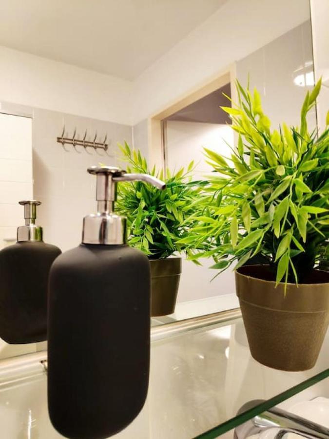 Nd Exquisites Wundervolles Ruhiges Terrassenapartment Mit Garage ウィーン エクステリア 写真